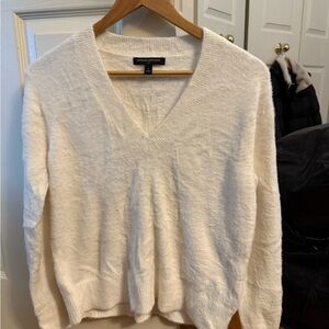 Banana Republic Women's Cream V-Neck Sweater